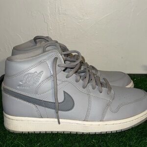 Air Jordan 1 Mid Gray Sneakers | Men’s 8.5 / Women’s 10